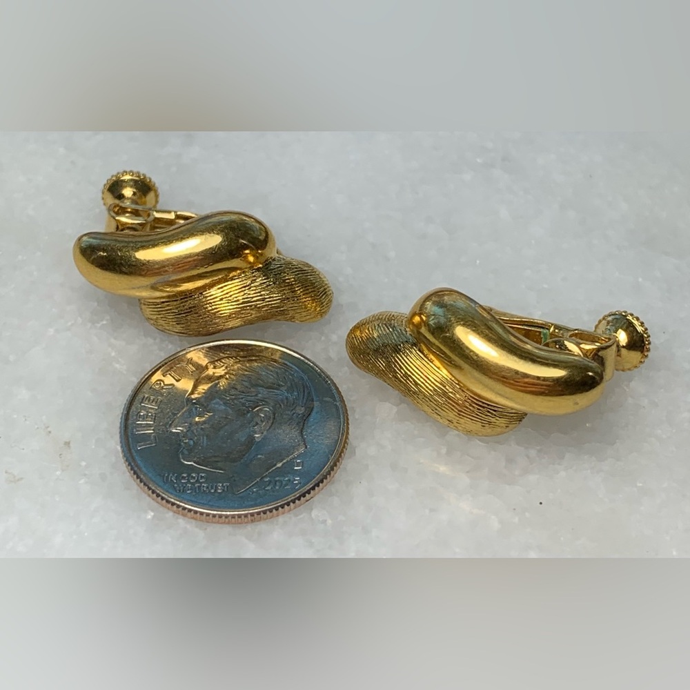 Vintage Napier Gold Tone Screw Back Earrings | Modernist - Picture 5 of 5